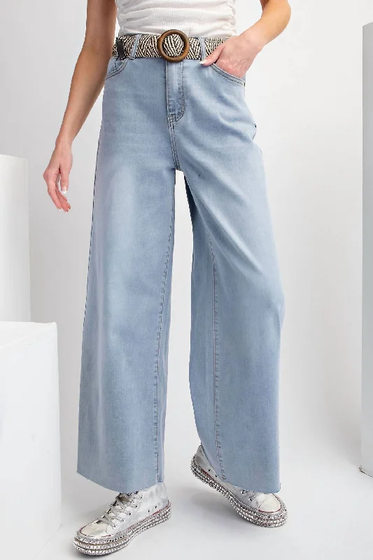 Wide Legged Jean In Light Denim